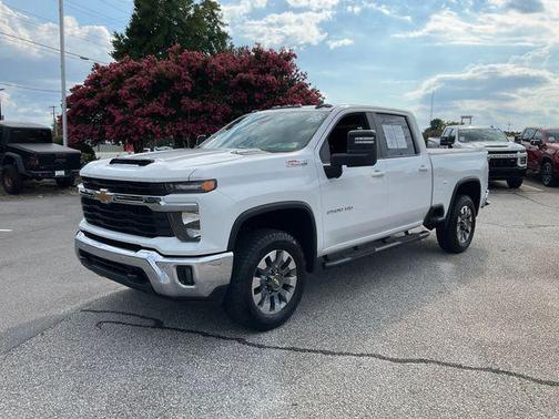 Summit White 2026 Chevrolet Silverado 2500 LT
