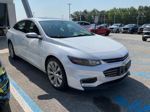 Iridescent Pearl Tricoat 2016 Chevrolet Malibu Premier