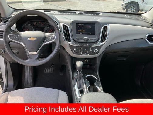 Silver Ice Metallic 2022 Chevrolet Equinox LS