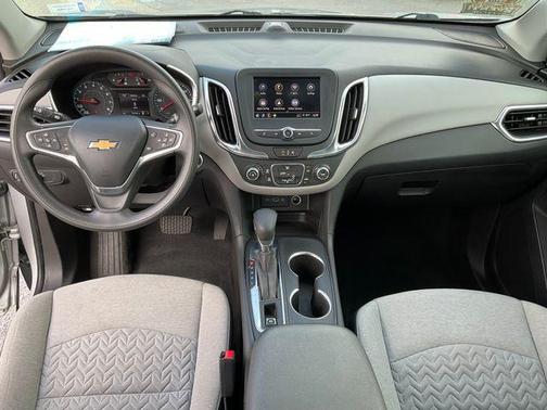 Silver Ice Metallic 2022 Chevrolet Equinox LS