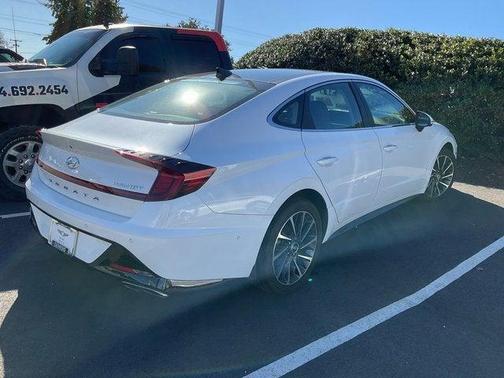 2022 Hyundai SONATA Limited