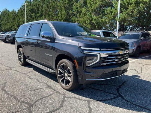 Dark Ash Metallic 2025 Chevrolet Suburban Premier
