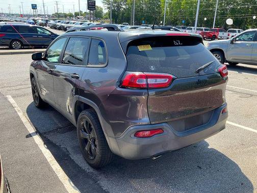 Granite Crystal Metallic Clearcoat 2017 Jeep Cherokee Sport