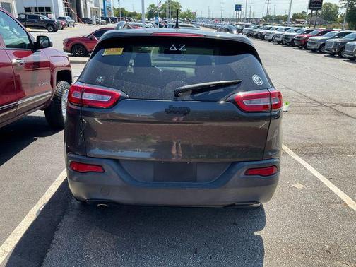 Granite Crystal Metallic Clearcoat 2017 Jeep Cherokee Sport