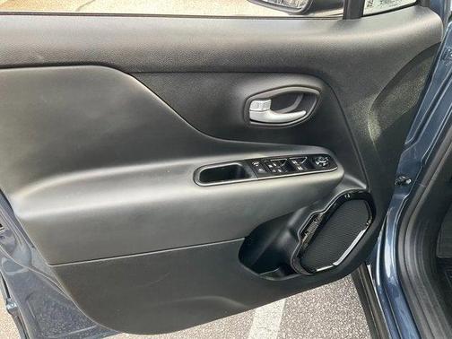 2023 Jeep Renegade Altitude