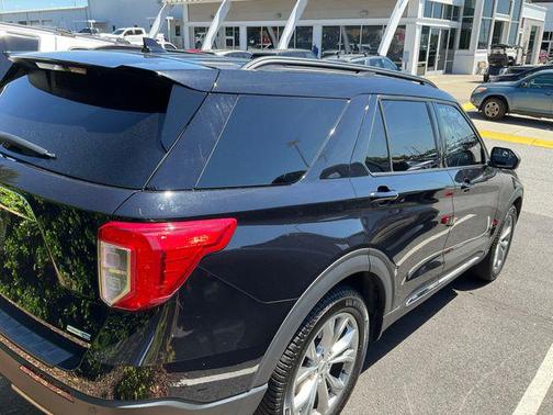 AGATE BLACK METALLIC 2020 Ford Explorer XLT