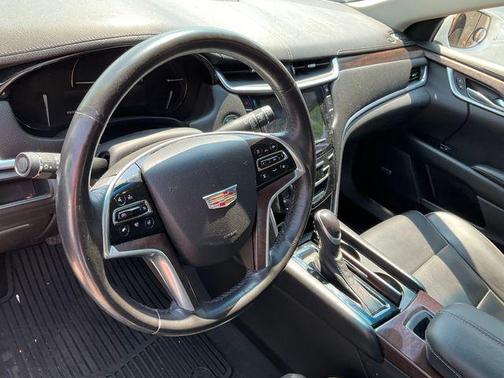 Crystal White Tricoat 2019 Cadillac XTS Luxury