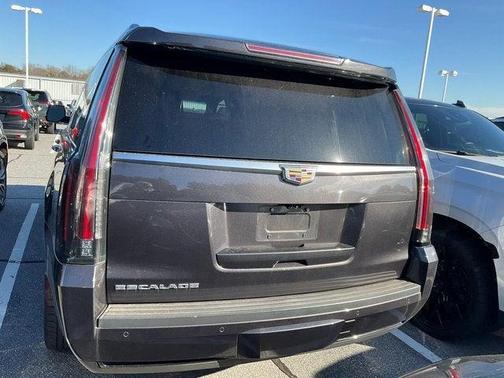 2018 Cadillac Escalade ESV Luxury