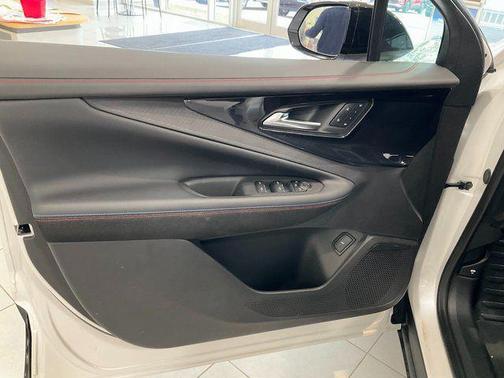 Iridescent Pearl Tricoat 2025 Chevrolet Blazer EV eAWD RS