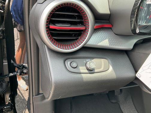 Mosaic Black Metallic 2026 Chevrolet Trax FWD 1RS