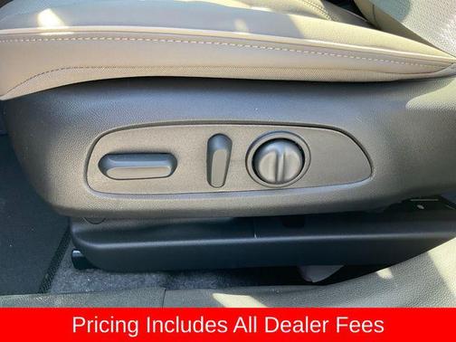 White Frost Tricoat 2026 Buick Envista Avenir FWD