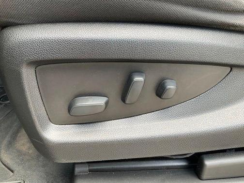 Silver Ice Metallic 2020 Chevrolet Tahoe LS