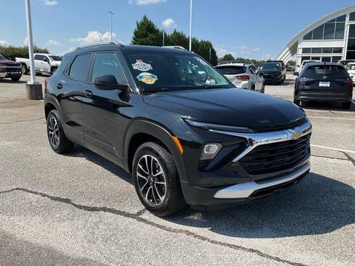 Mosaic Black Metallic 2025 Chevrolet Trailblazer LT