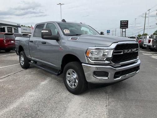 Billet Silver Metallic Clearcoat 2024 RAM 2500 Tradesman Crew Cab 4x4 6'4' Box
