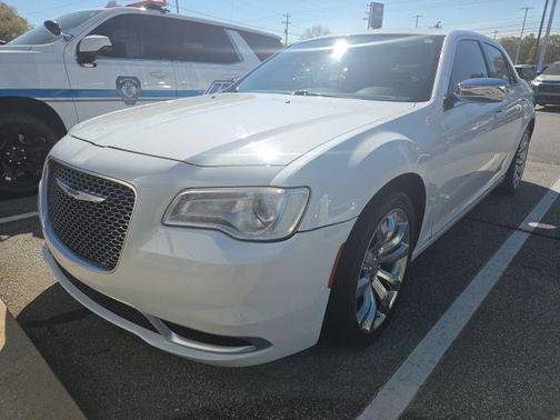 Bright White Clearcoat 2018 Chrysler 300 Touring