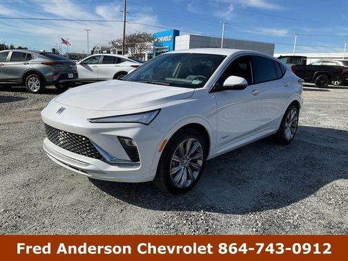 White Frost Tricoat 2026 Buick Envista Avenir FWD