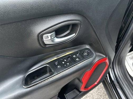 2016 Jeep Renegade Trailhawk