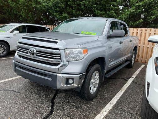 Silver Sky Metallic 2017 Toyota Tundra SR5