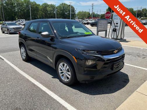 Mosaic Black Metallic 2023 Chevrolet Trailblazer LS