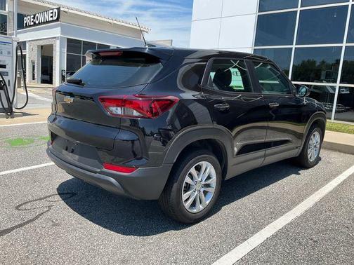 Mosaic Black Metallic 2023 Chevrolet Trailblazer LS
