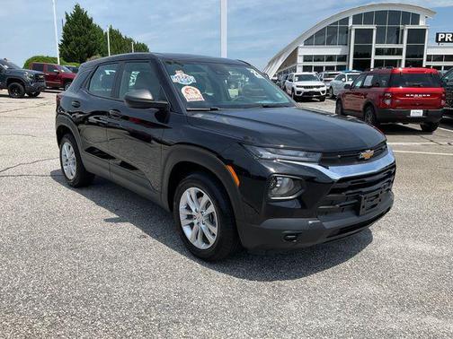 Mosaic Black Metallic 2023 Chevrolet Trailblazer LS