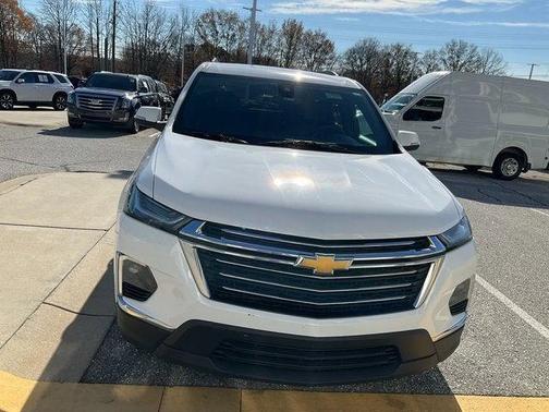 2023 Chevrolet Traverse LT Leather