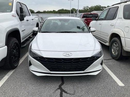 2021 Hyundai ELANTRA SE