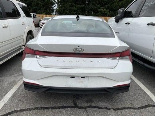 2021 Hyundai ELANTRA SE