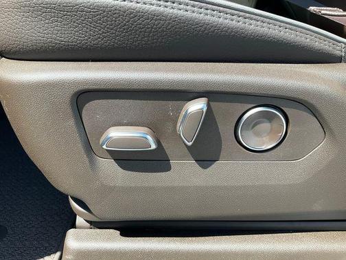 Glacier White Tricoat 2026 GMC Sierra 2500 Denali