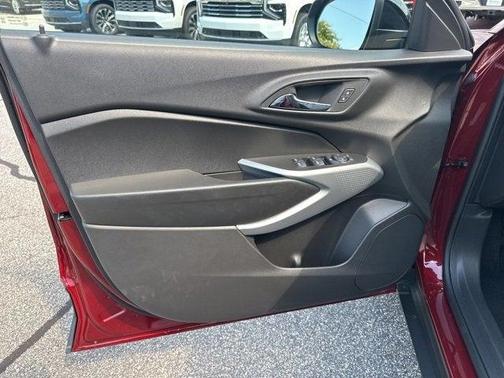 2025 Chevrolet Trax FWD 1RS