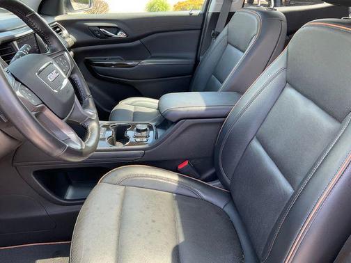 Summit White 2021 GMC Acadia AWD AT4