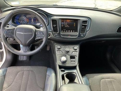 2016 Chrysler 200 S