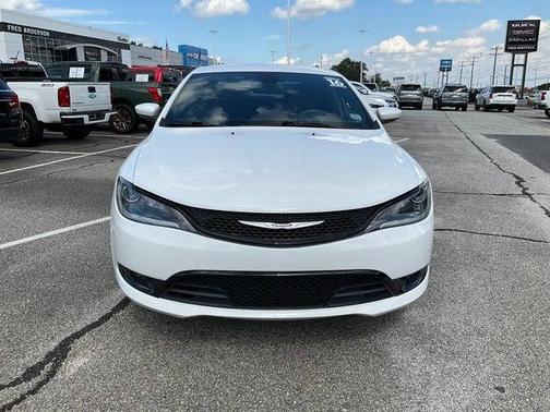 2016 Chrysler 200 S