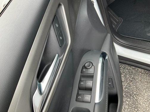 Summit White 2026 Chevrolet Traverse LT