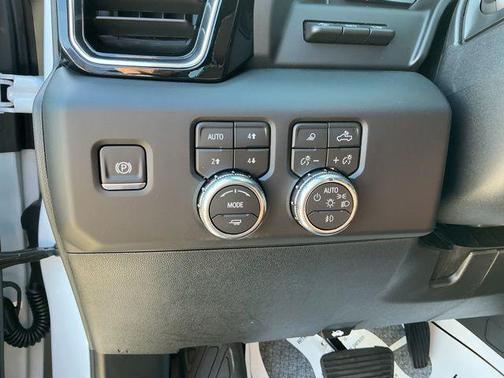 Glacier White Tricoat 2026 GMC Sierra 2500 Denali Ultimate