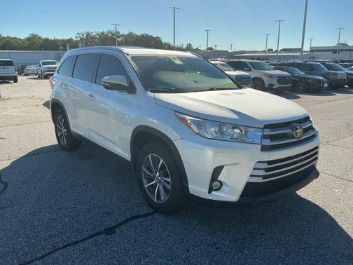 Blizzard Pearl 2019 Toyota Highlander XLE