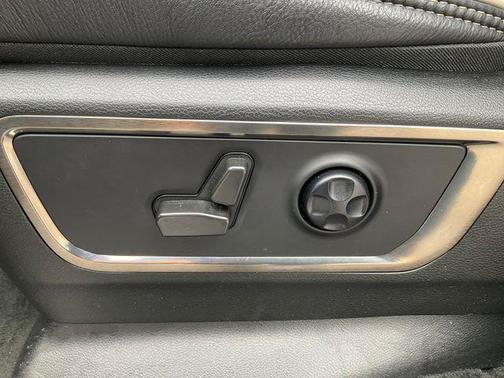 Delmonico Red Pearlcoat 2021 RAM 1500 Limited