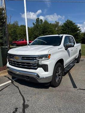 Summit White 2022 Chevrolet Silverado 1500 LT