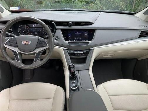 2022 Cadillac XT5 Premium Luxury