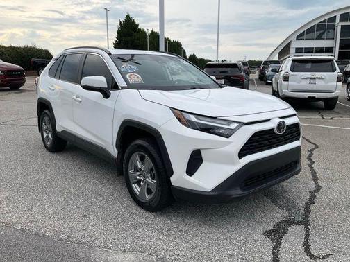 Ice Cap 2024 Toyota RAV4 XLE