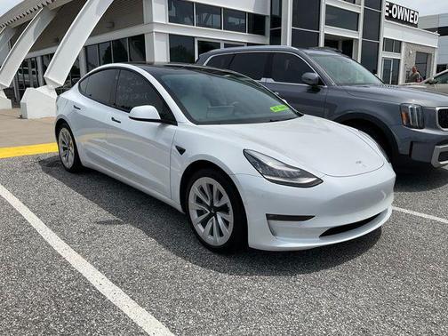 Pearl White Multi-Coat 2021 Tesla Model 3 Long Range