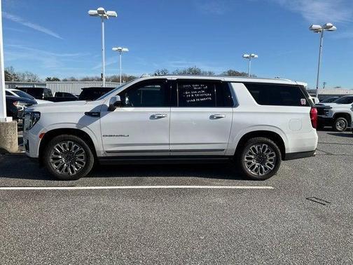 2023 GMC Yukon XL Denali Ultimate