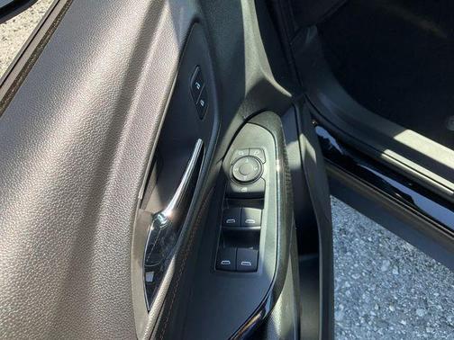 Mosaic Black Metallic 2026 Chevrolet Trax FWD 2RS