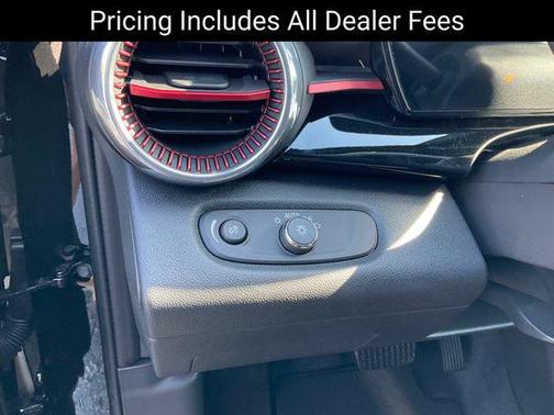 Mosaic Black Metallic 2026 Chevrolet Trax FWD 2RS