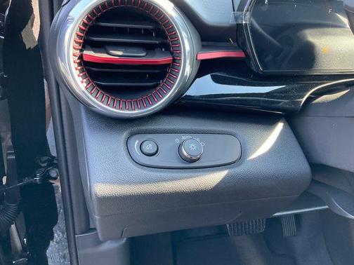 Mosaic Black Metallic 2026 Chevrolet Trax FWD 2RS