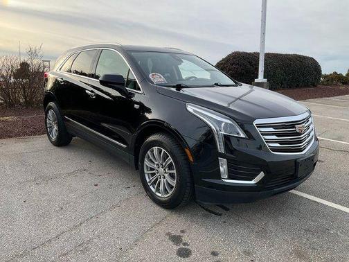 Stellar Black Metallic 2017 Cadillac XT5 Luxury