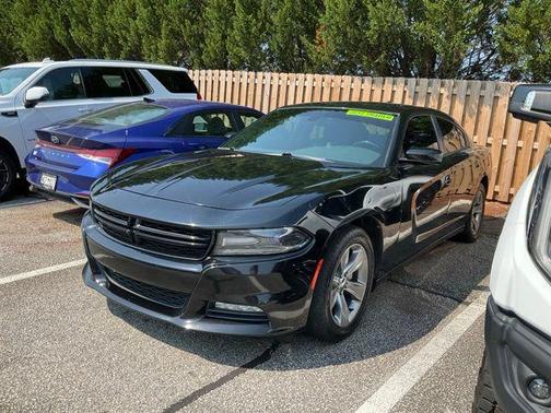 Pitch Black Clearcoat 2016 Dodge Charger SXT