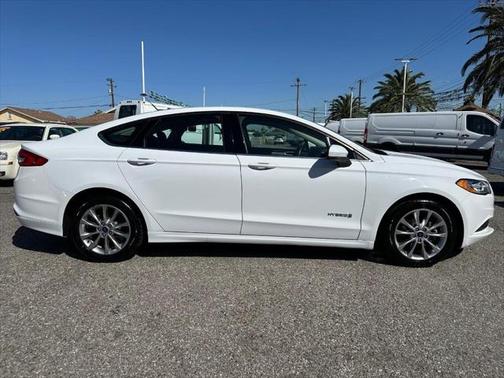 2017 Ford Fusion Hybrid SE