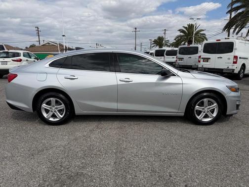 Silver Ice Metallic 2021 Chevrolet Malibu 1LS