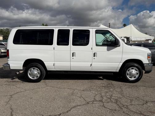 2010 Ford E350 Super Duty XL